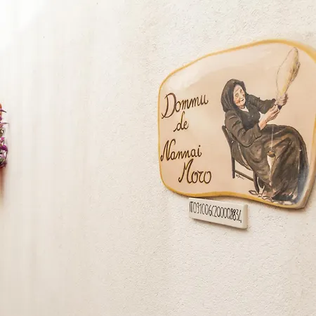 Apartment Dommu De Nannai Moro: Con Bagno E Balcone *