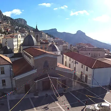 Apartament Dommu De Nannai Moro: Con Bagno E Balcone Baunei